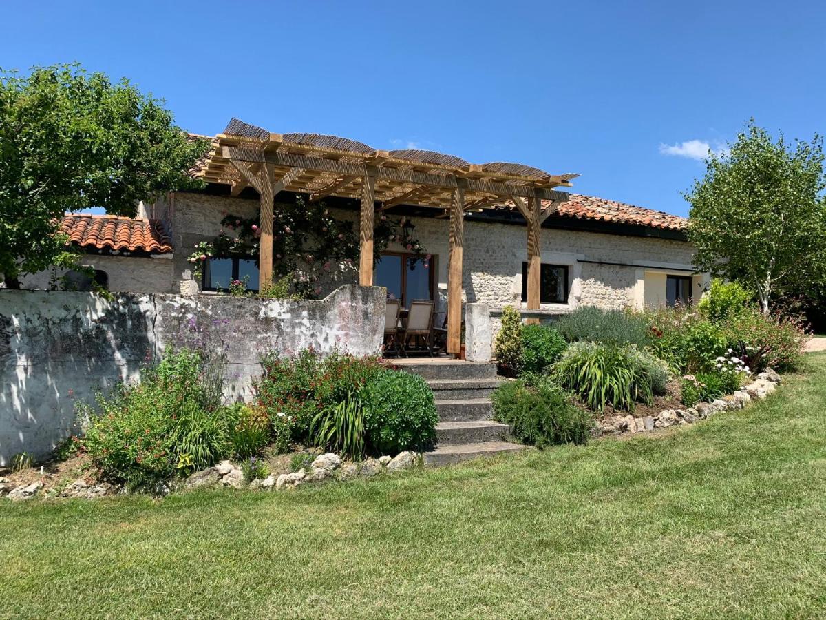 Vila Chez Sarrazin Brossac Exteriér fotografie