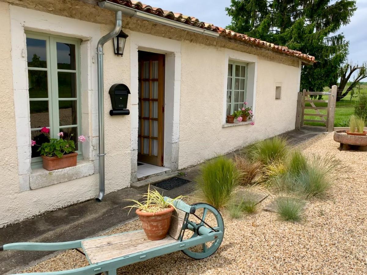 Vila Chez Sarrazin Brossac Exteriér fotografie