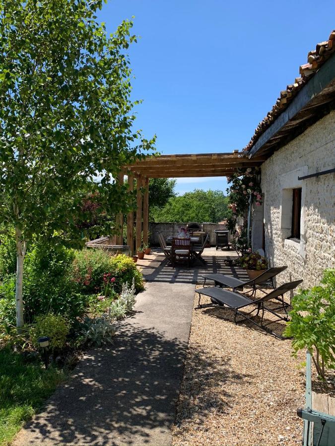 Vila Chez Sarrazin Brossac Exteriér fotografie