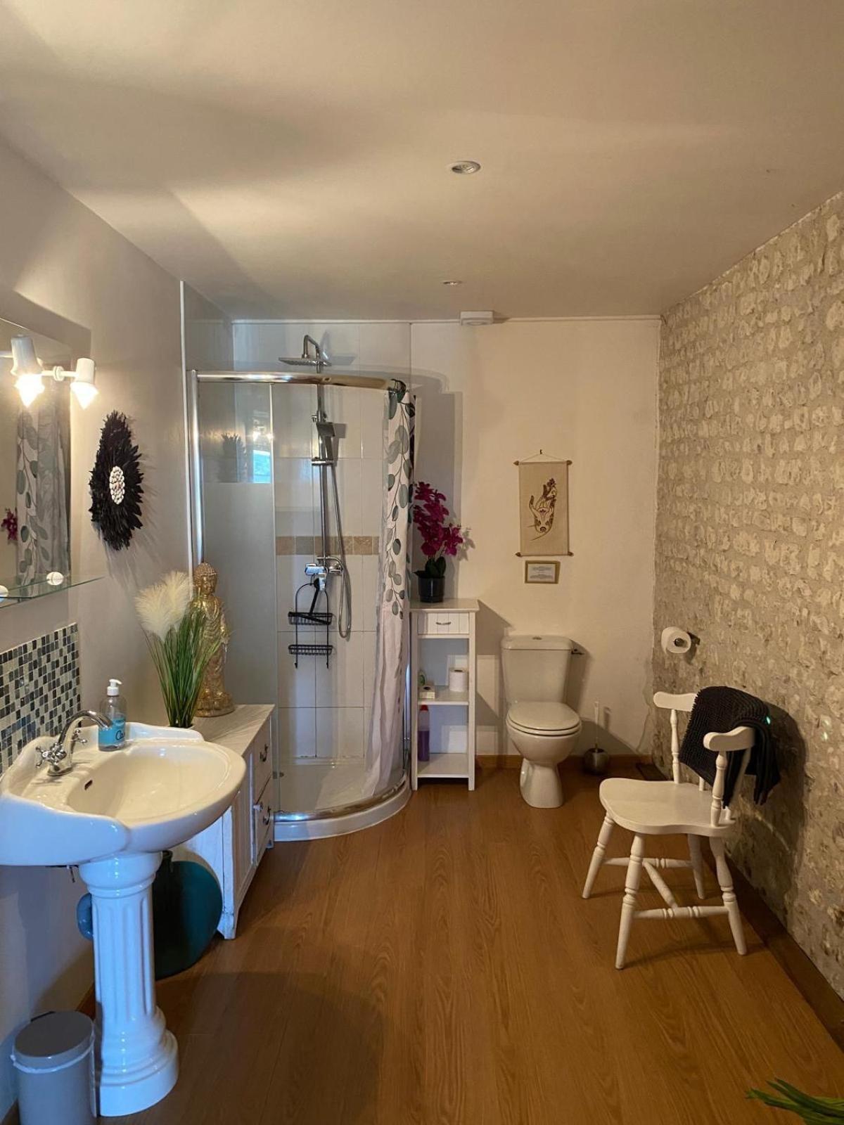 Vila Chez Sarrazin Brossac Exteriér fotografie