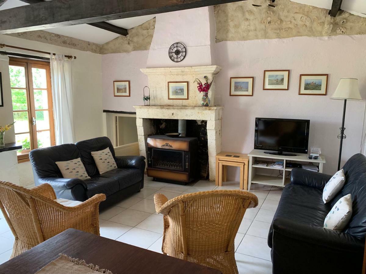 Vila Chez Sarrazin Brossac Exteriér fotografie